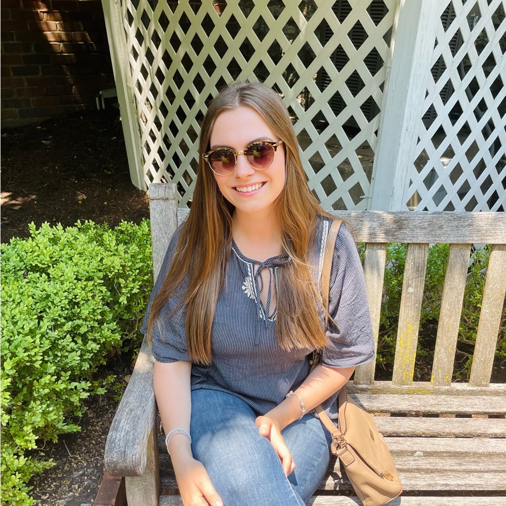 Meet your Posher, Olivia